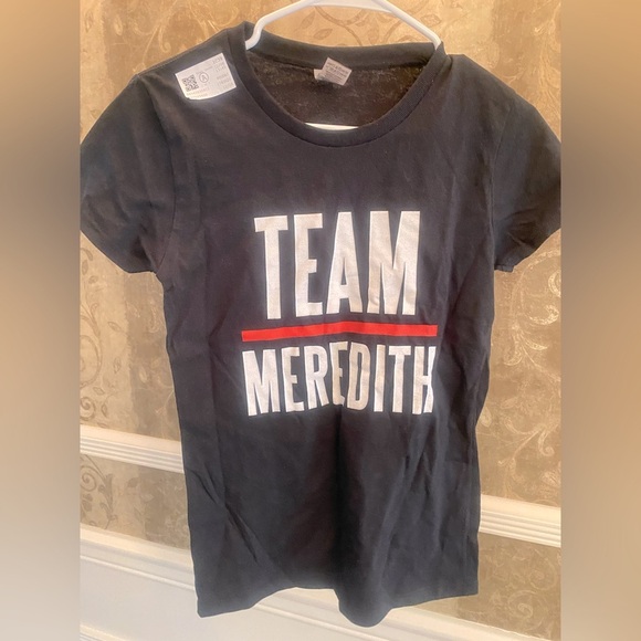 Gildan Black and White Short Sleeve Tee - Picture 1 of 4